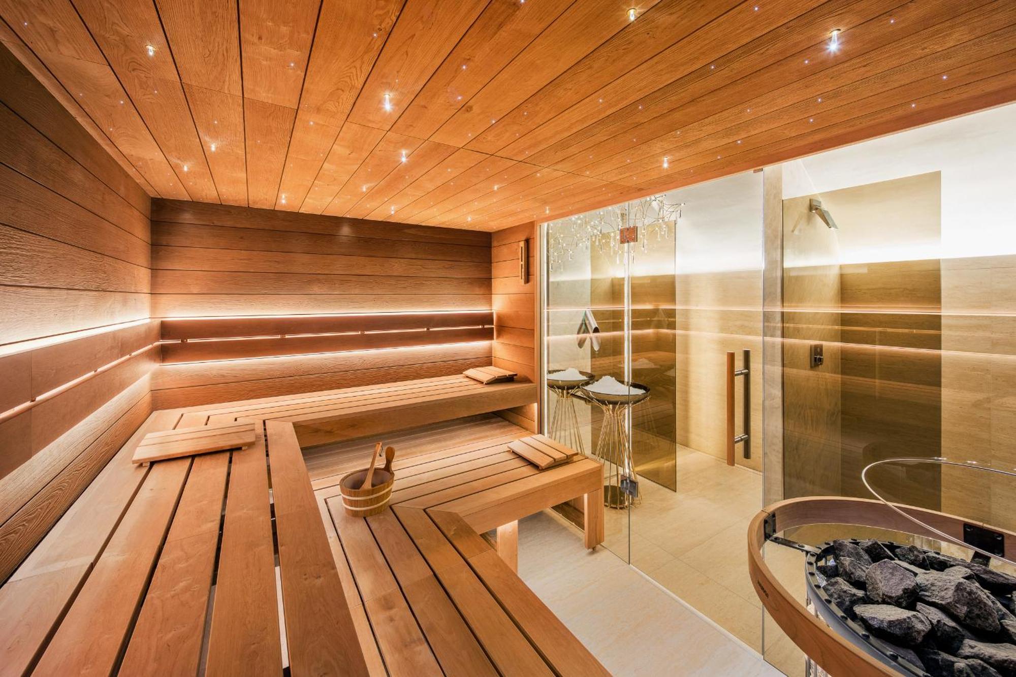 Grand Palace Brno Ngoại thất bức ảnh A modern Finnish sauna