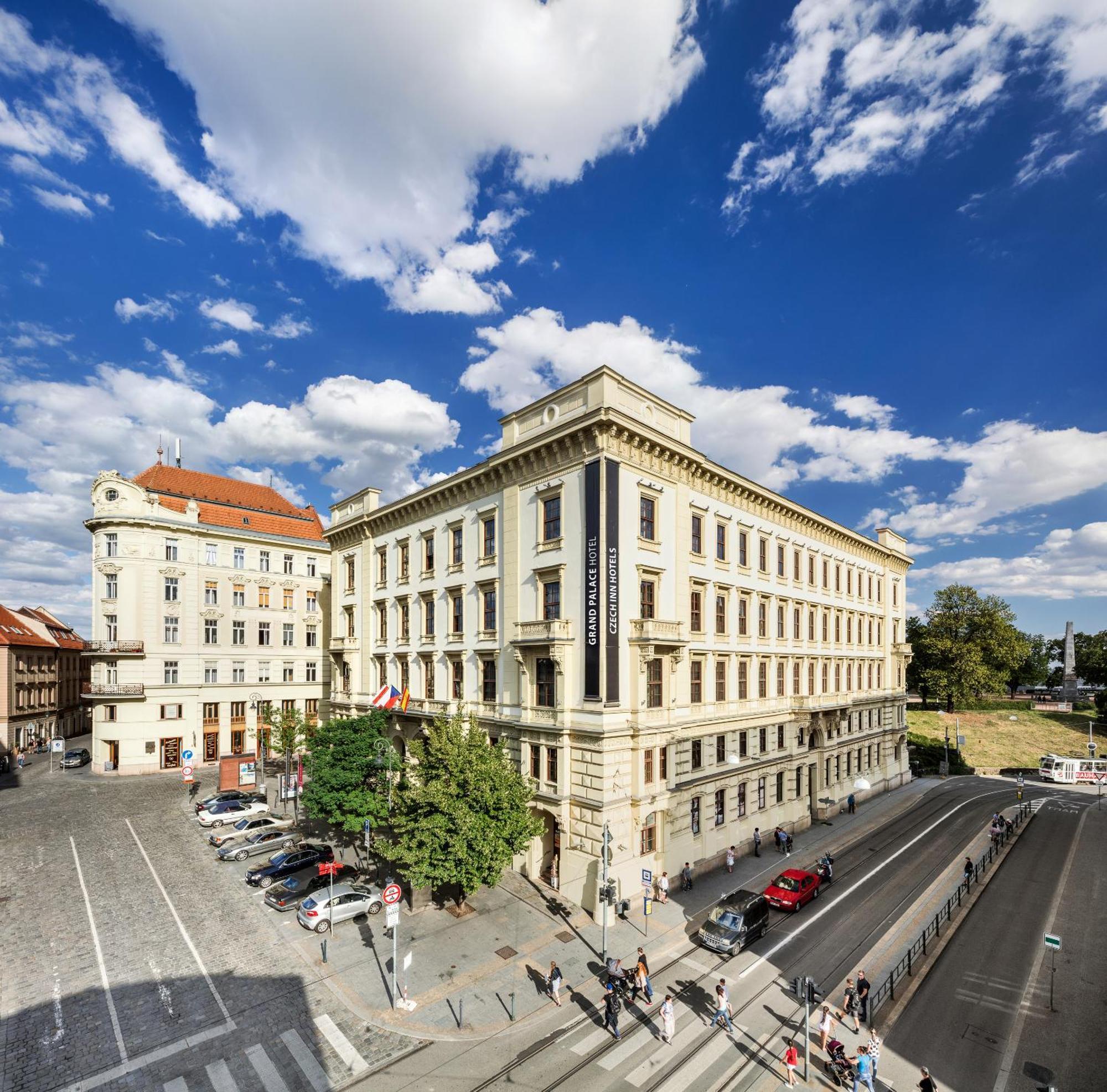 Grand Palace Brno Ngoại thất bức ảnh University of Rzeszów