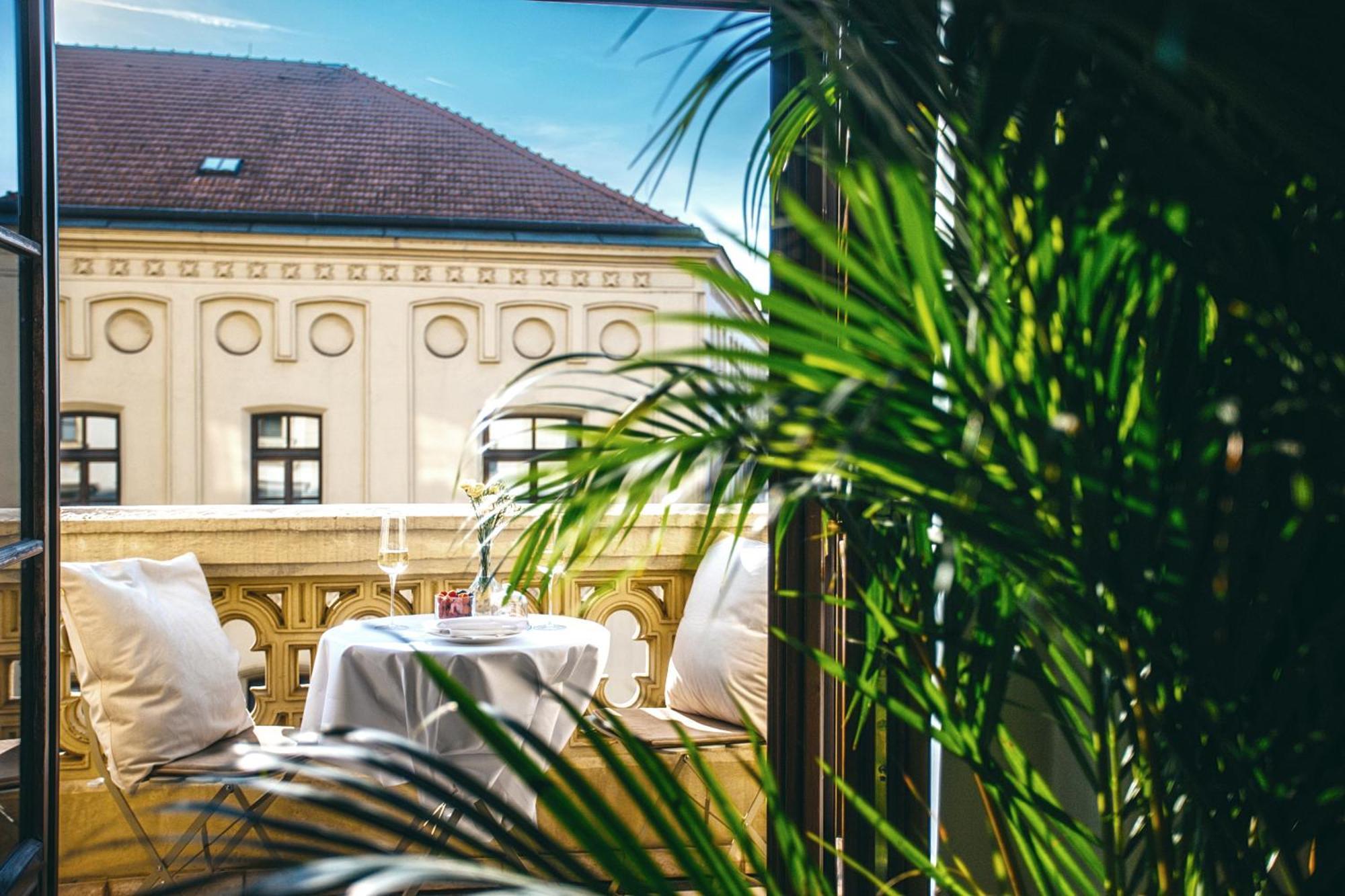 Grand Palace Brno Ngoại thất bức ảnh