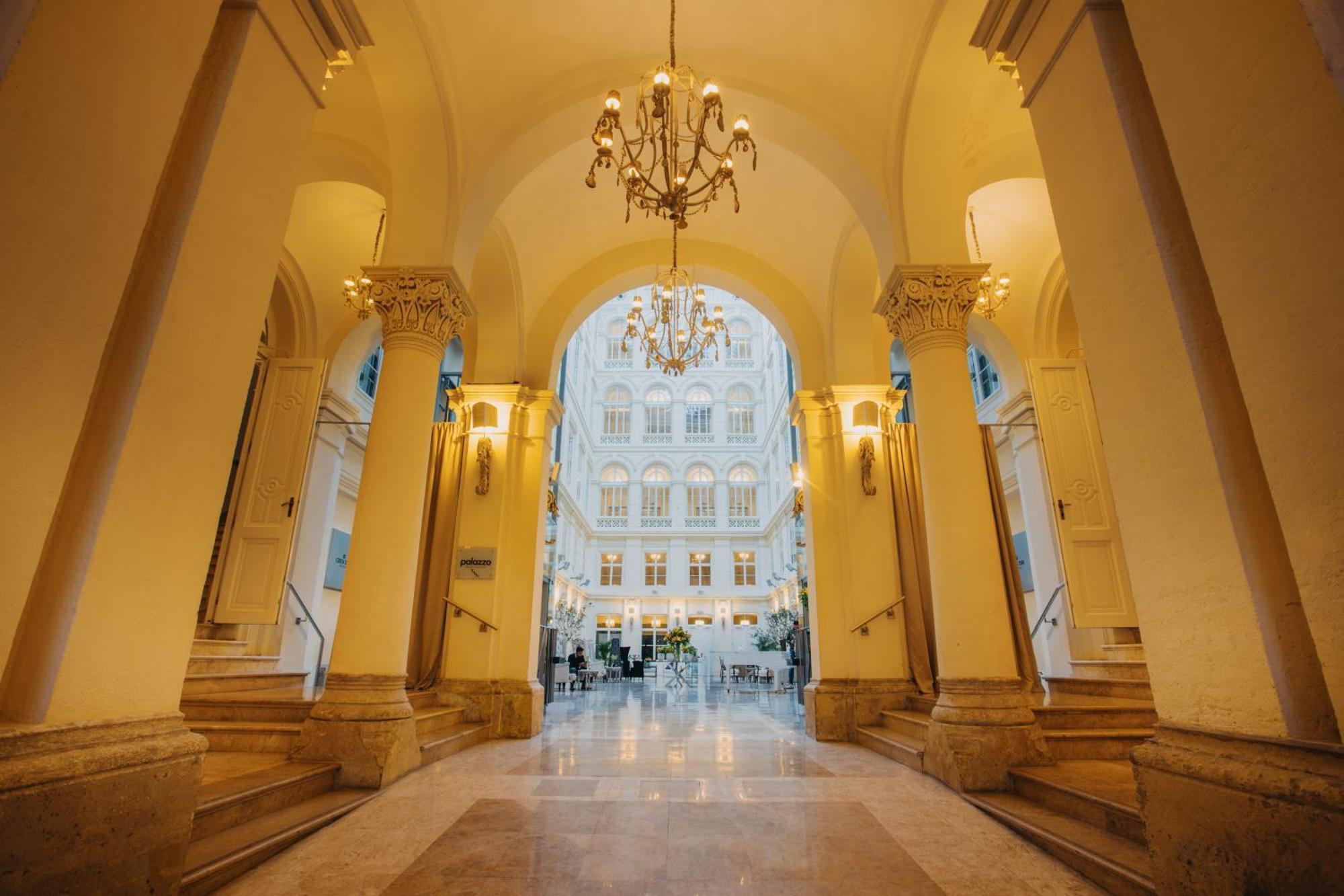 Grand Palace Brno Ngoại thất bức ảnh